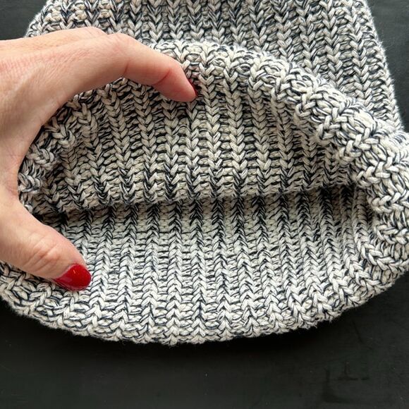 Love Your Melon Beanie Hat Womens One Size Cuffed Style Chunky Knit Stocking Cap - Picture 4 of 14